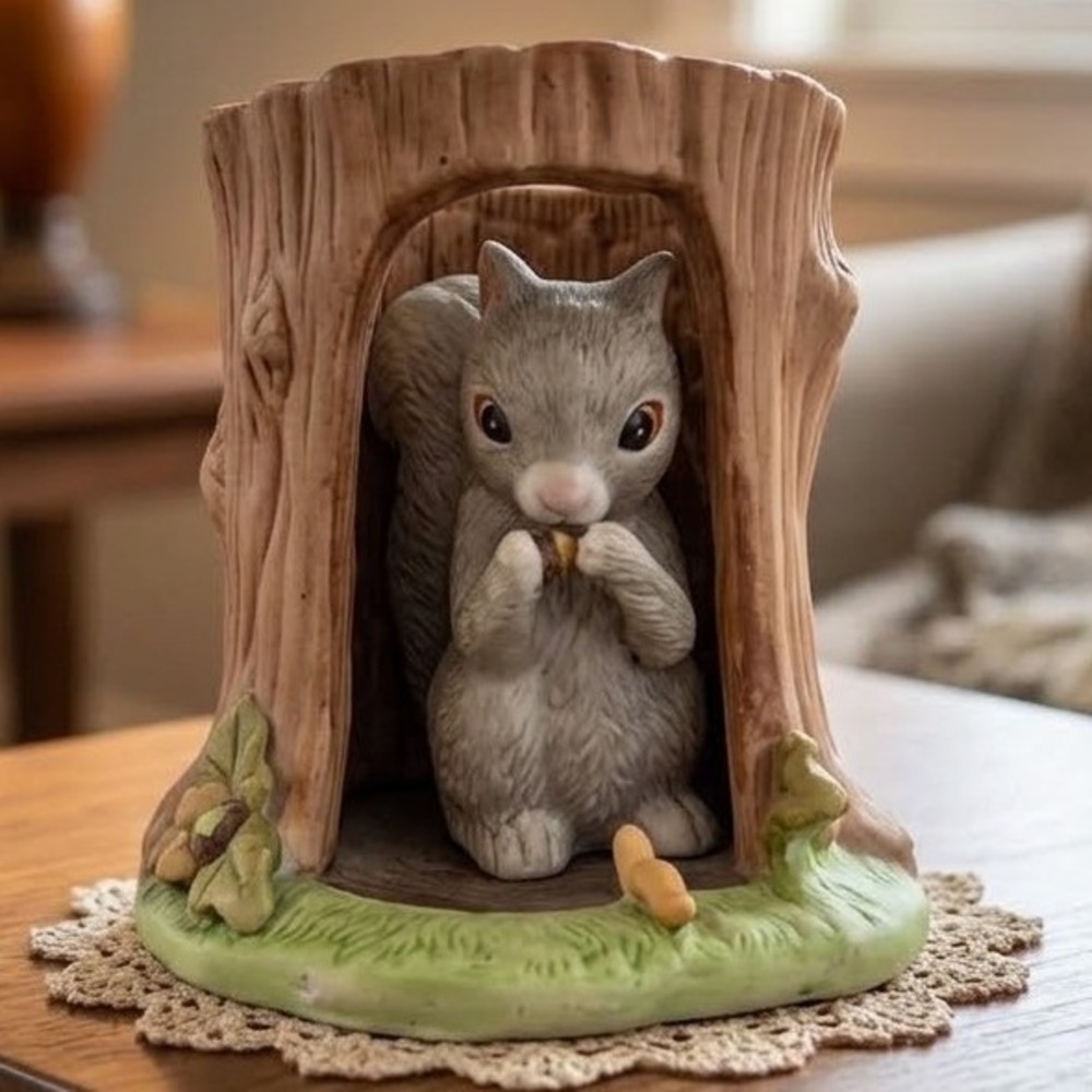 Franklin Porcelain 1984 Woodland Surprises Squirrel Tree Cottagecore Grandmacore